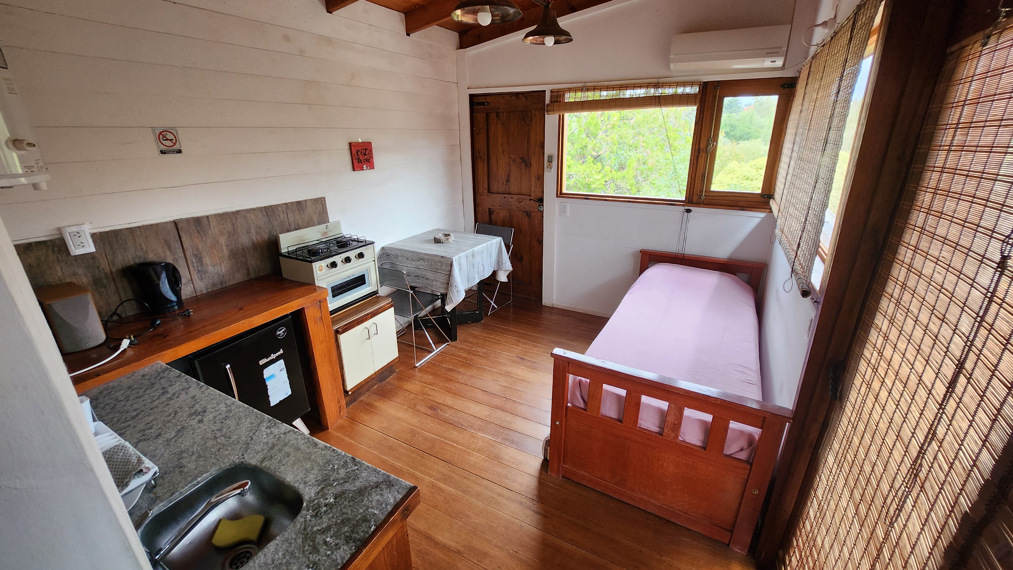 foto de cabaña rustica del interior