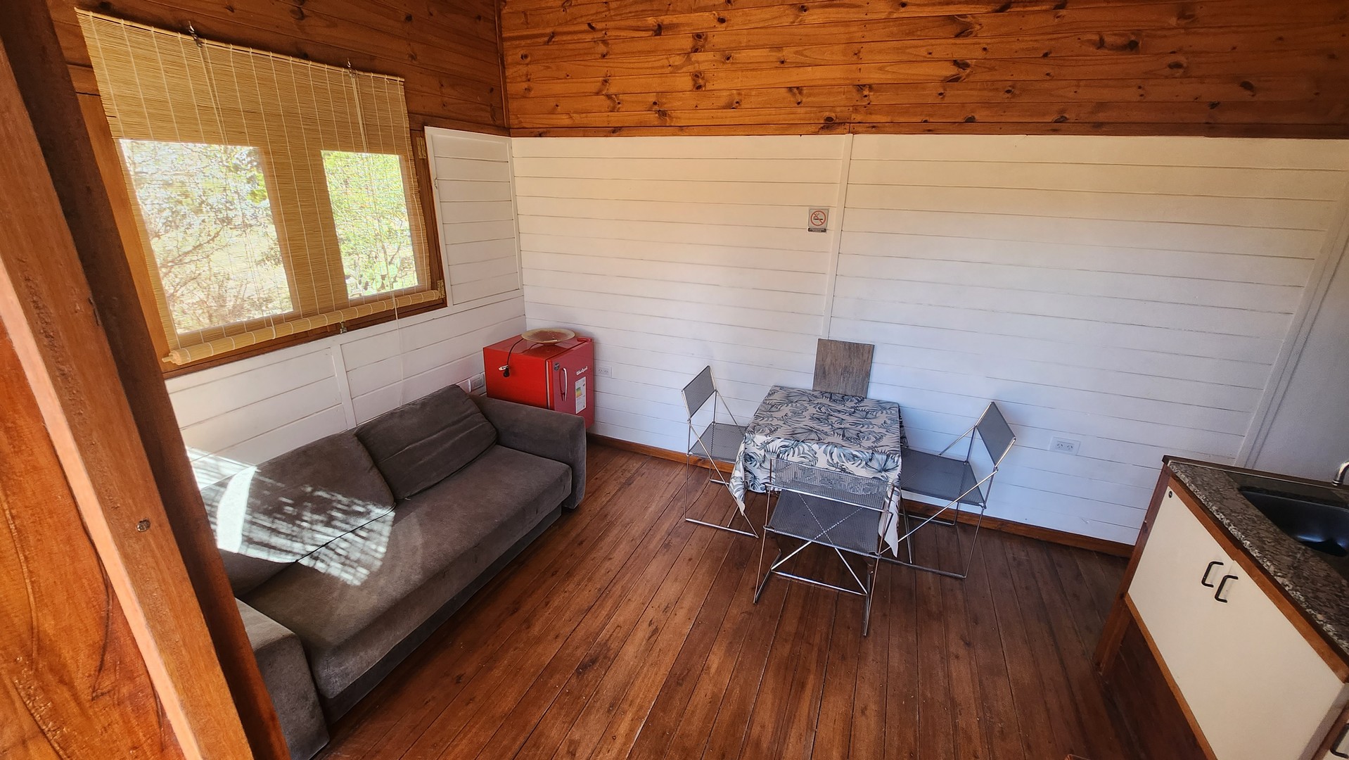 foto del ingreso de la cabaña