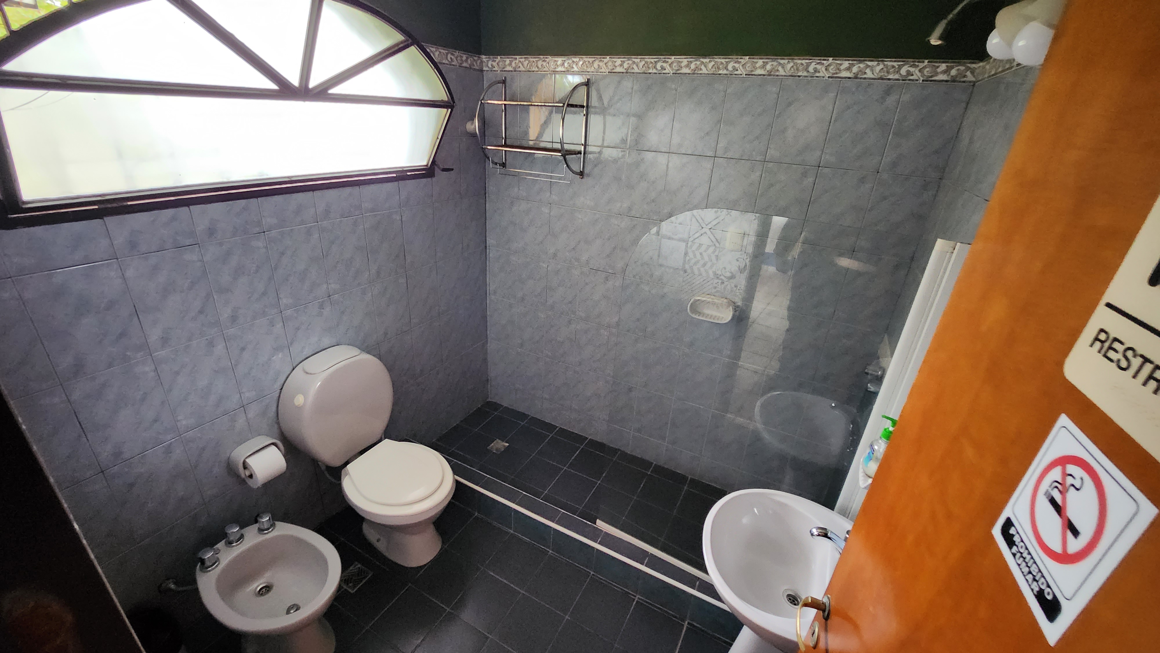 foto del baño de la habitacion numero 2